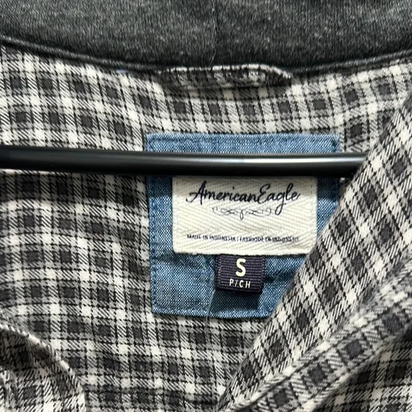 American Eagle Outfitters Black and Gray Plaid Button Down Shirt - Picture 2 of 11